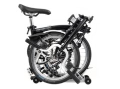 Brompton: M3R Black 3 vel. Rear Rack (2021) – Bicicleta Plegable
